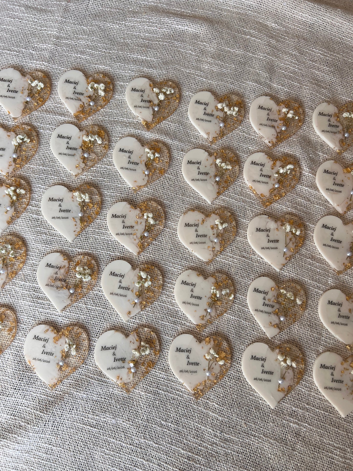 Personalisiertes Resin-Herz als Gastgeschenk