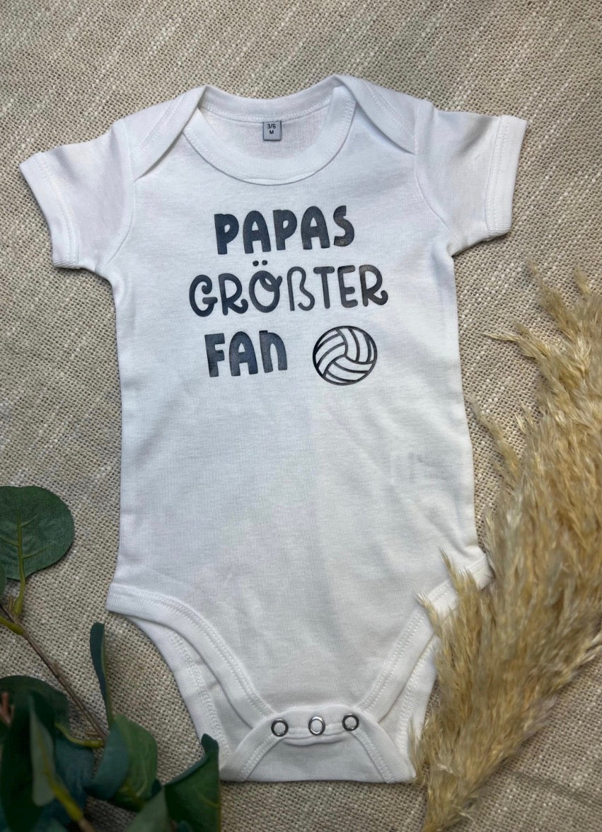 Baby Body - Papas größter Fan - Mit Wunschname und Rückennummer