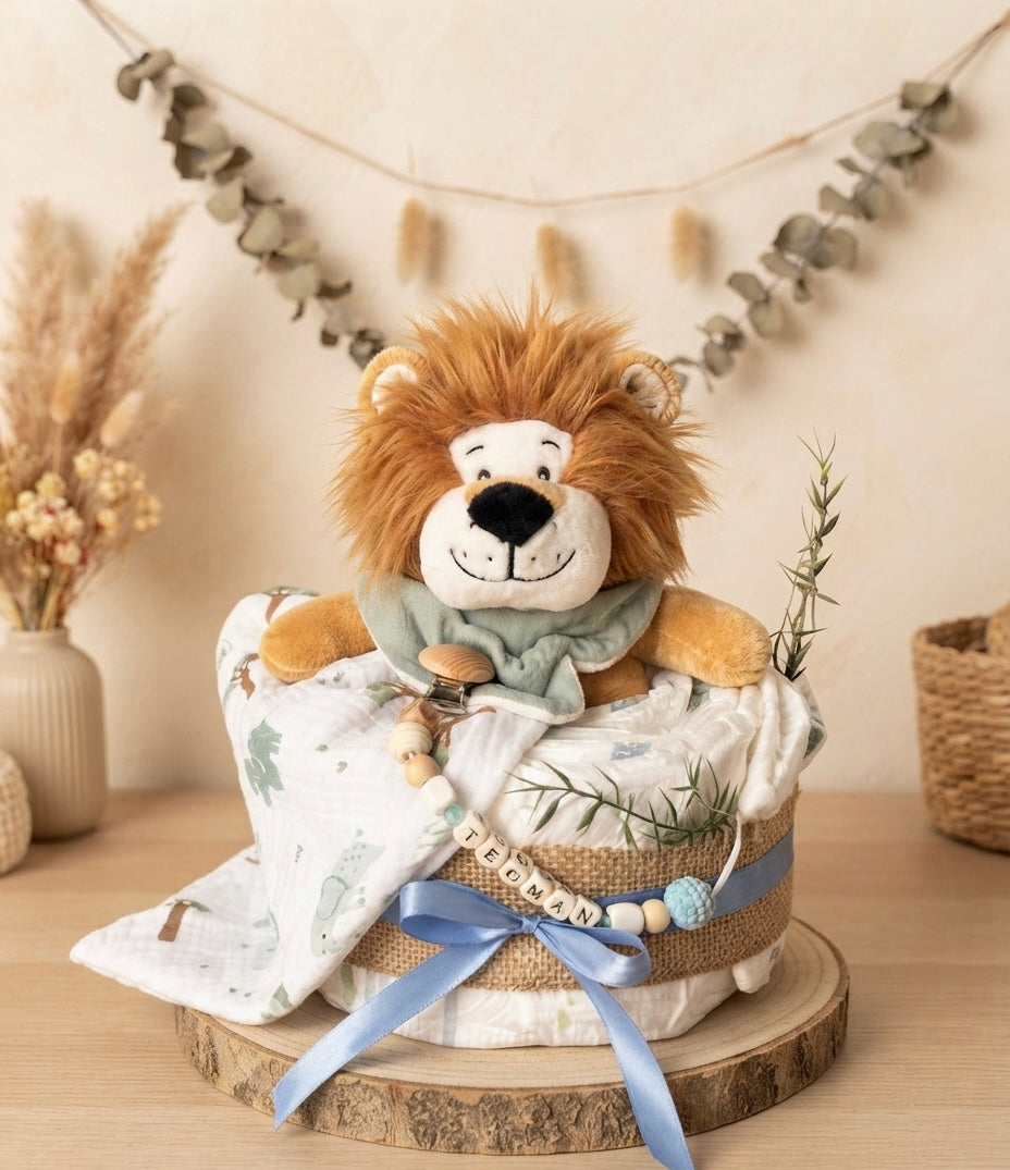 Windeltorte, personalisiert mit Namen  Babygeschenk Geburt, Taufe/ Babyshower-  Teddybär, Giraffe, Löwe, mit Schnullerkette und Babysocken