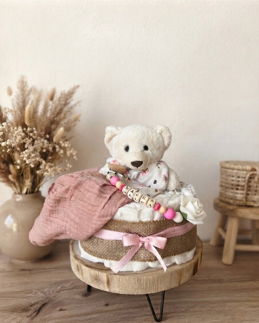 Windeltorte, personalisiert mit Namen  Babygeschenk Geburt, Taufe/ Babyshower-  Teddybär, Giraffe, Löwe, mit Schnullerkette und Babysocken
