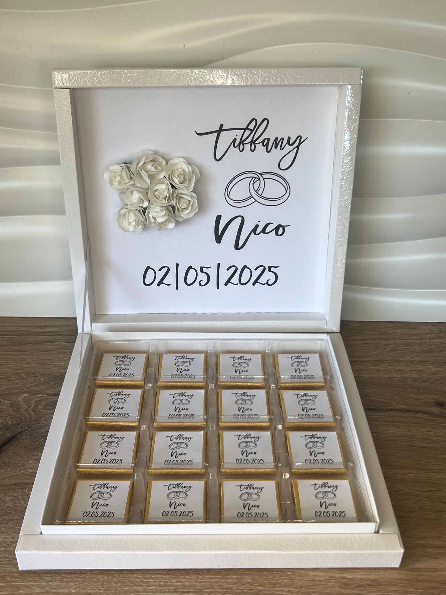 Schokobox personalisiert mit Ihrem Wunschdatum und Namen, Kuran okuyor,  Verlobung oder Hochzeit, Pralinenschachtel, Gastgeschenk