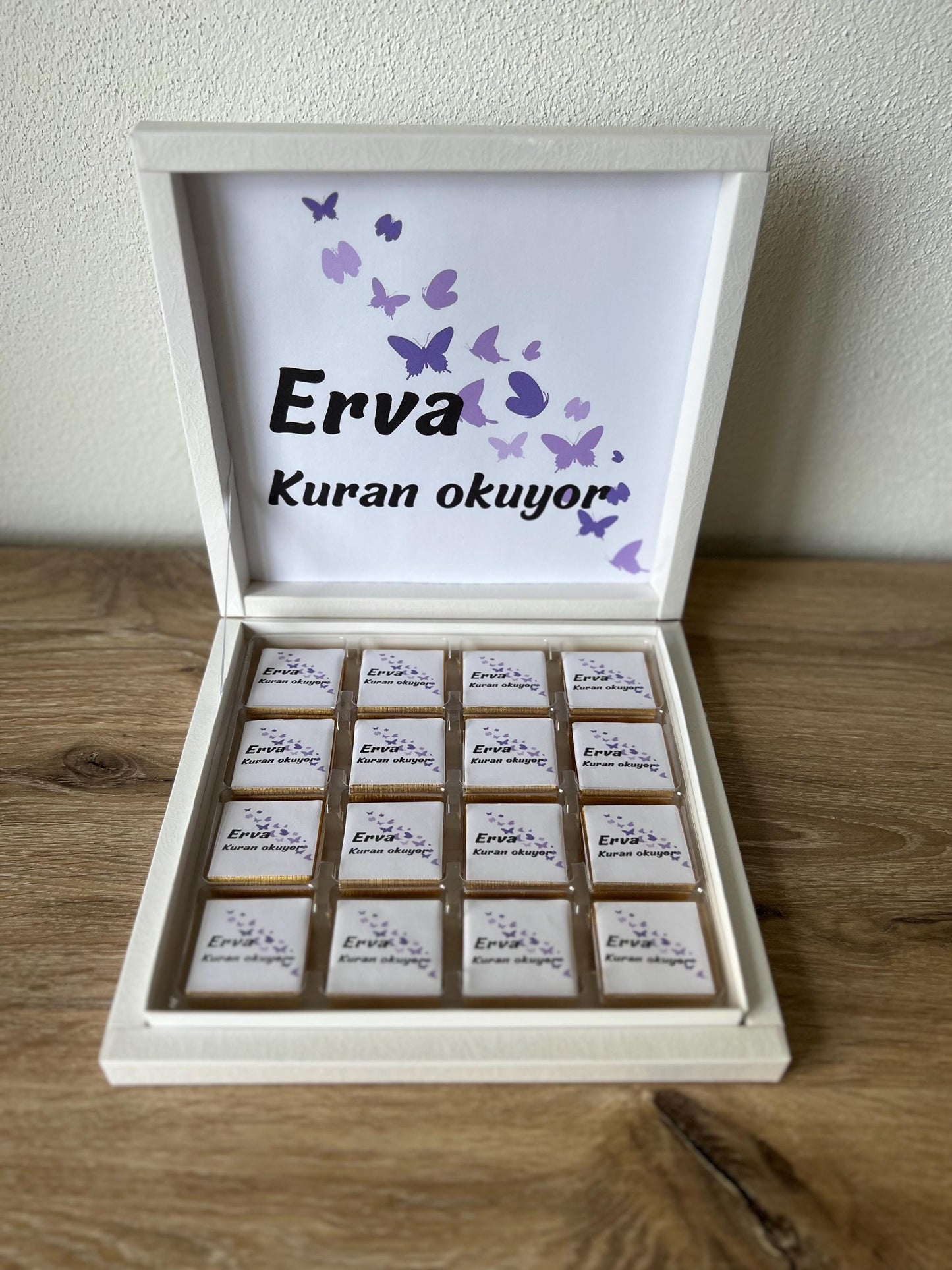 Schokobox personalisiert mit Ihrem Wunschdatum und Namen, Kuran okuyor,  Verlobung oder Hochzeit, Pralinenschachtel, Gastgeschenk
