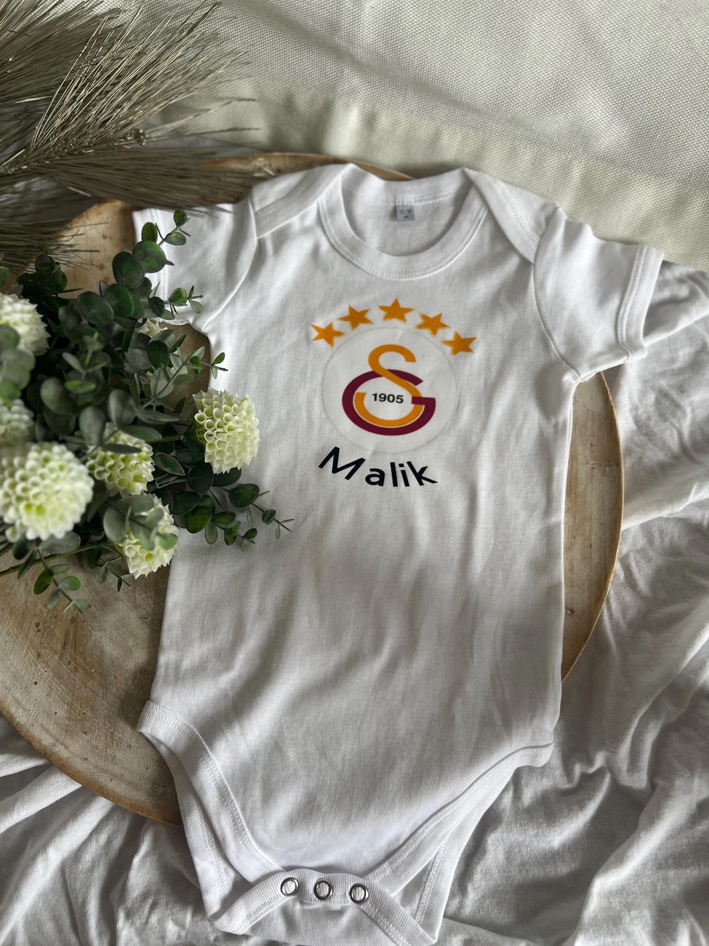 Galatasaray Baby Body Personalisiert - Wunschname, perfektes Geschenk für die neuen Fans