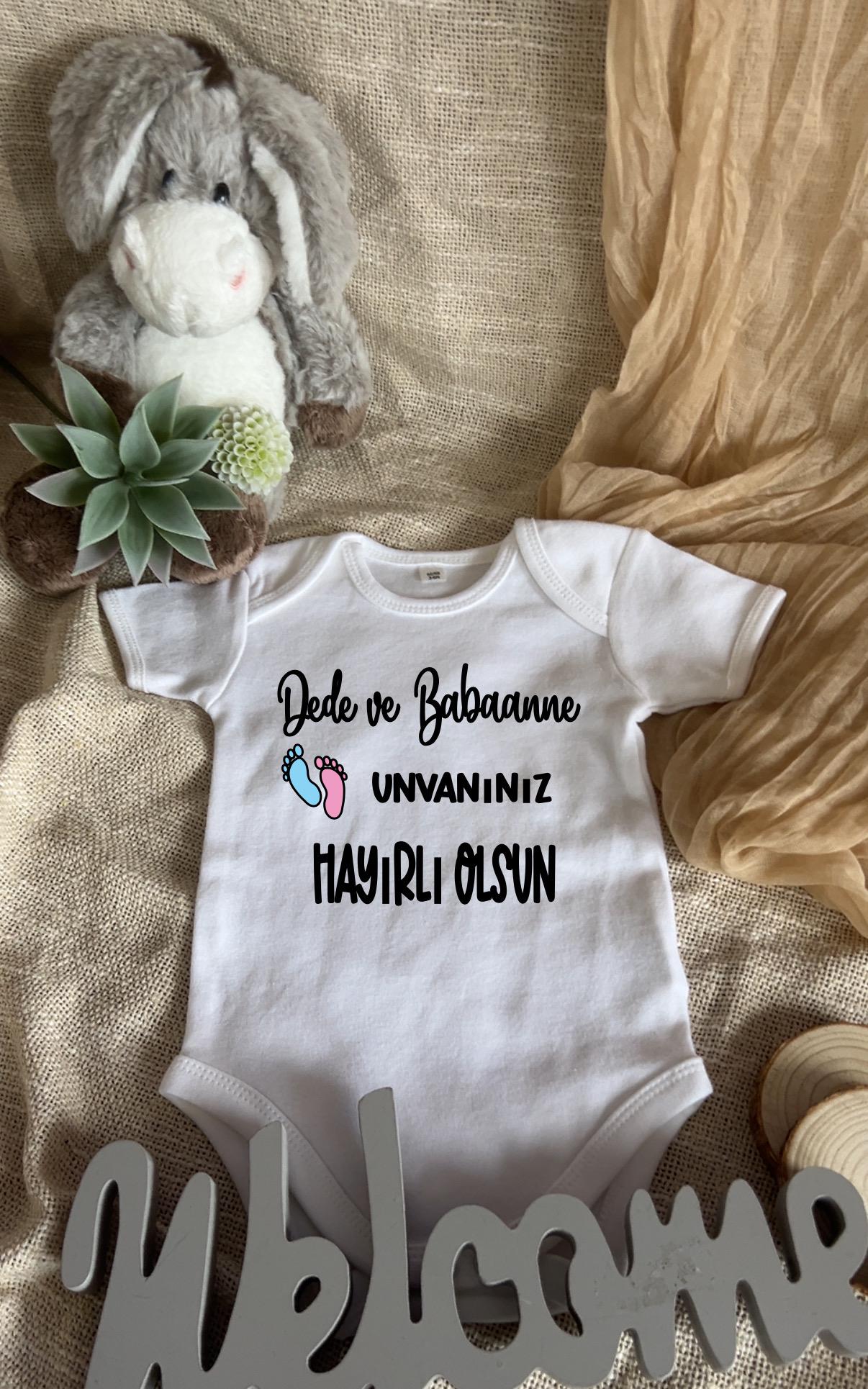 Personalisierter Baby Body  Dede ve Babaanne/Anneanne unvanınız hayırlı olsun“  Überraschung für werdende Großeltern