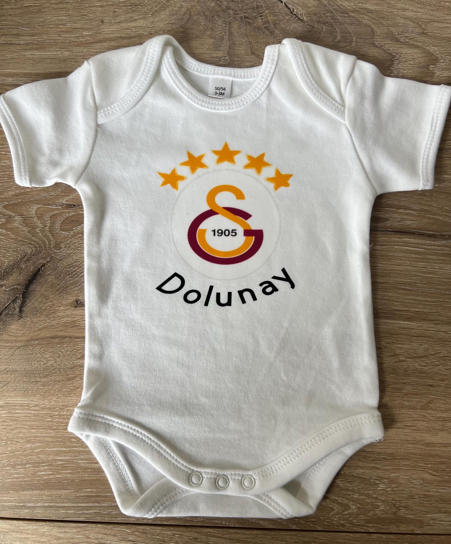 Galatasaray Baby Body Personalisiert - Wunschname, perfektes Geschenk für die neuen Fans