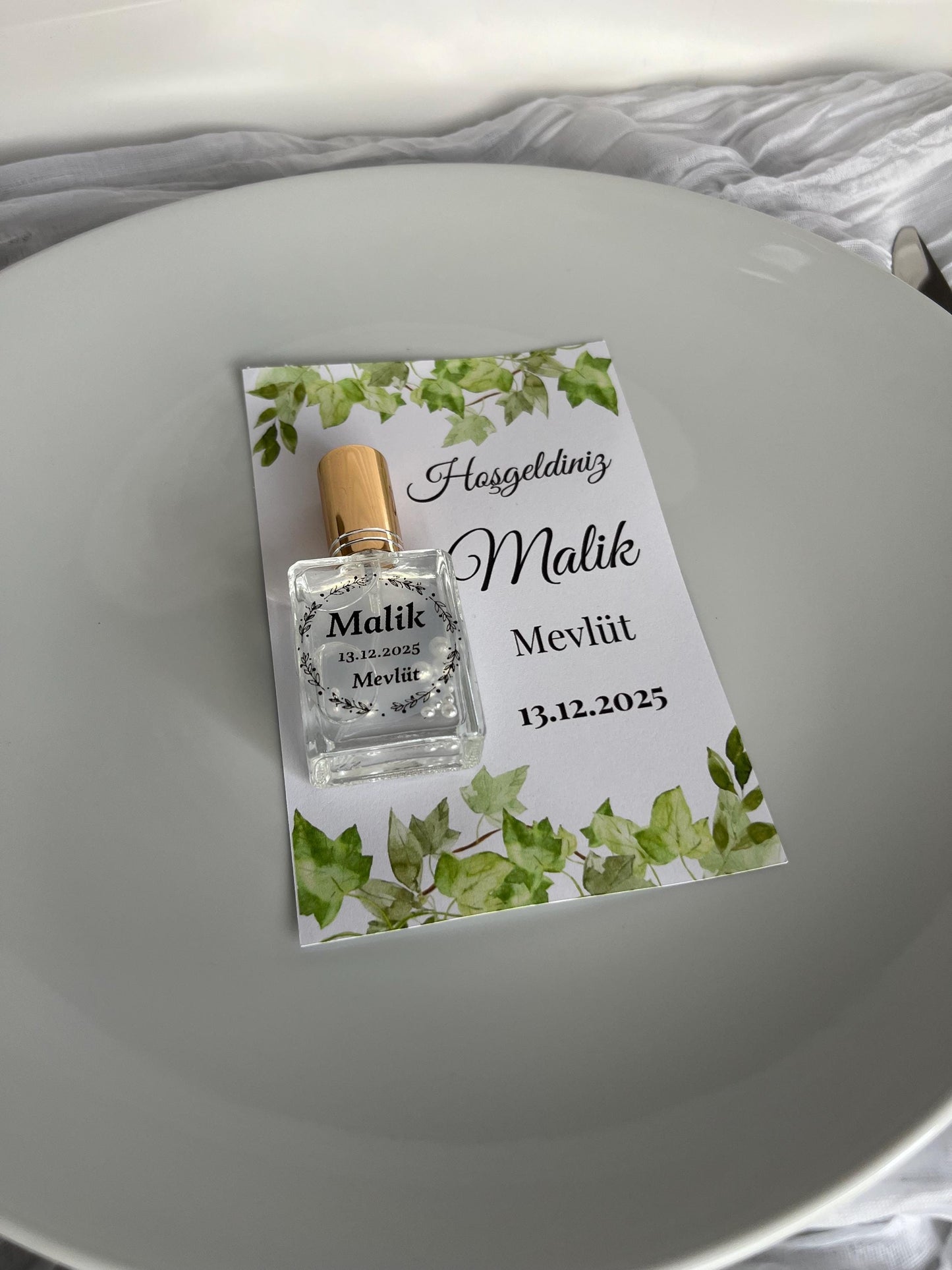 Personalisierte Mevlüt Karte, Gastgeschenk mit Kolonya Sprühflasche, Mevlüt Hediye, Tischkarte, Baby, Sünnet, Nişan, Bebek Geschenk