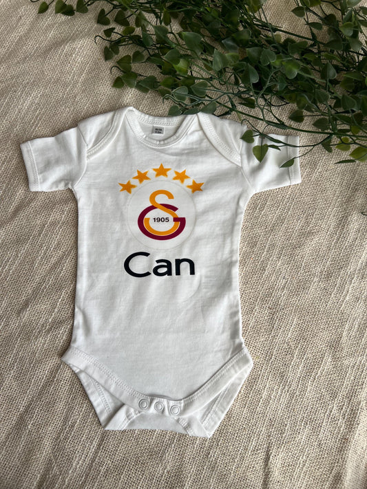 Galatasaray Baby Body Personalisiert - Wunschname, perfektes Geschenk für die neuen Fans