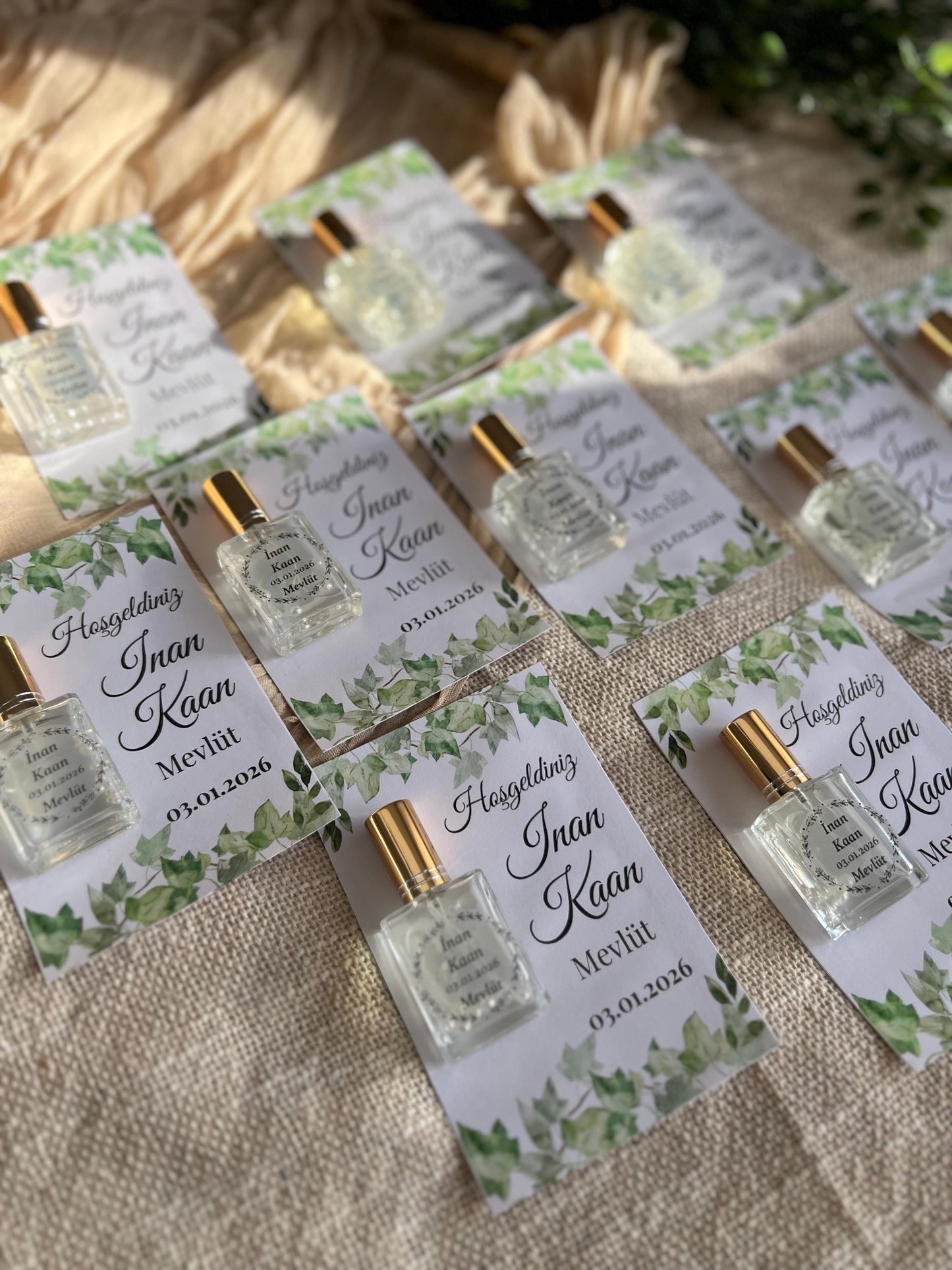 Personalisierte Mevlüt Karte, Gastgeschenk mit Kolonya Sprühflasche, Mevlüt Hediye, Tischkarte, Baby, Sünnet, Nişan, Bebek Geschenk