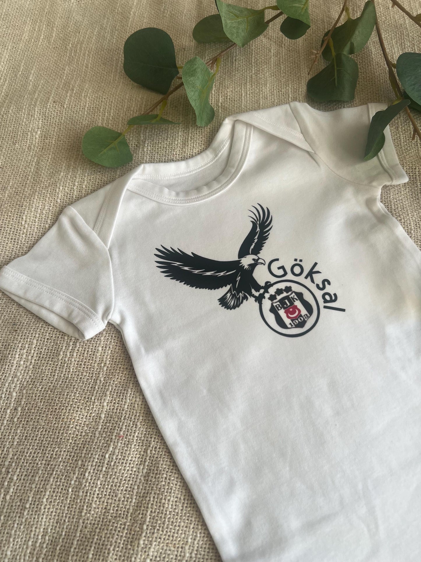 Beşiktaş Baby Body Personalisiert - Wunschname, perfektes Geschenk für die neuen Fans