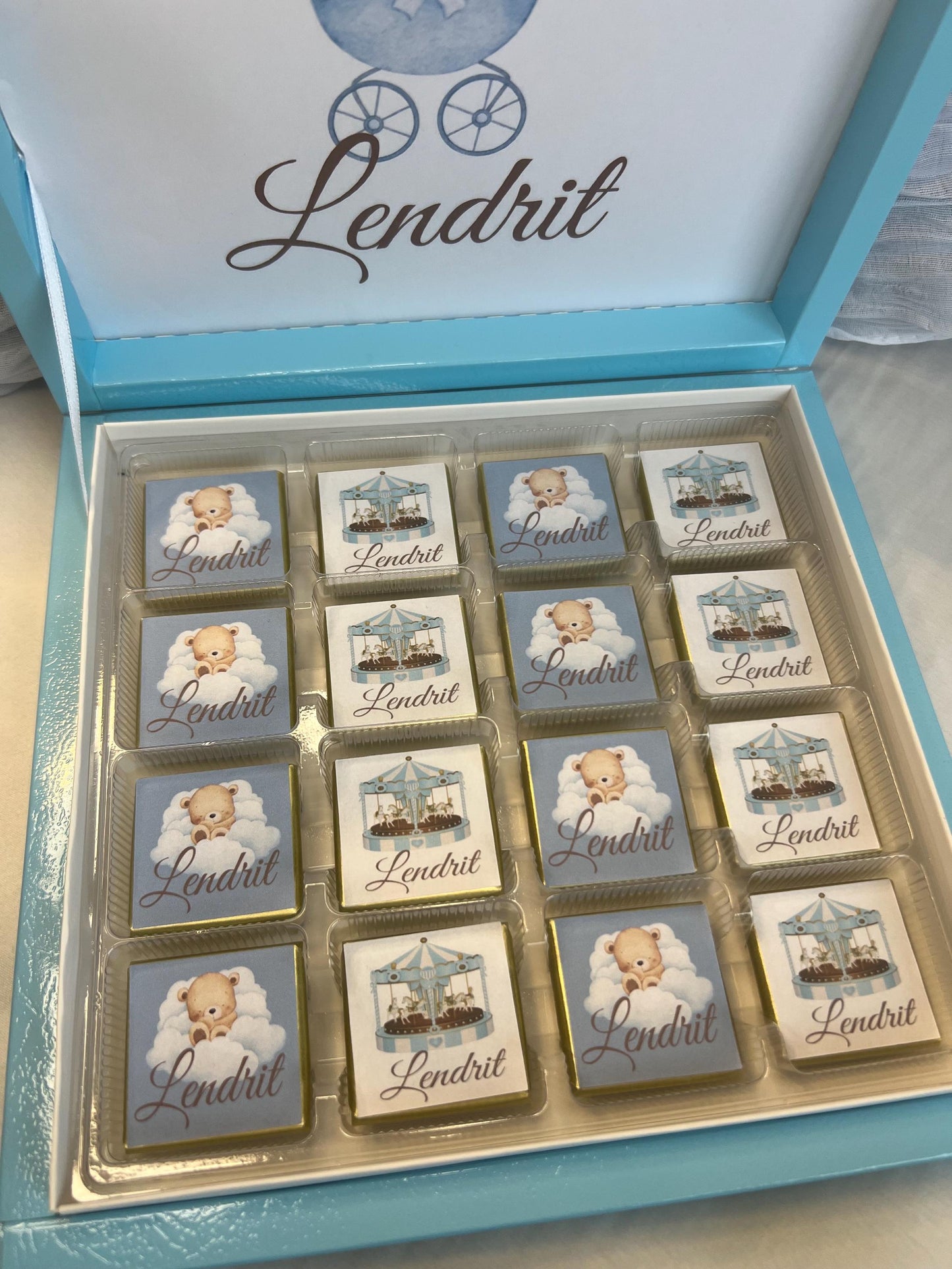 Personalisierte Schokobox zur Geburt Junge | Baby Geschenk | Willkommensgeschenk mit Name | Baby Schokolade, Schokotaler, Geschenk