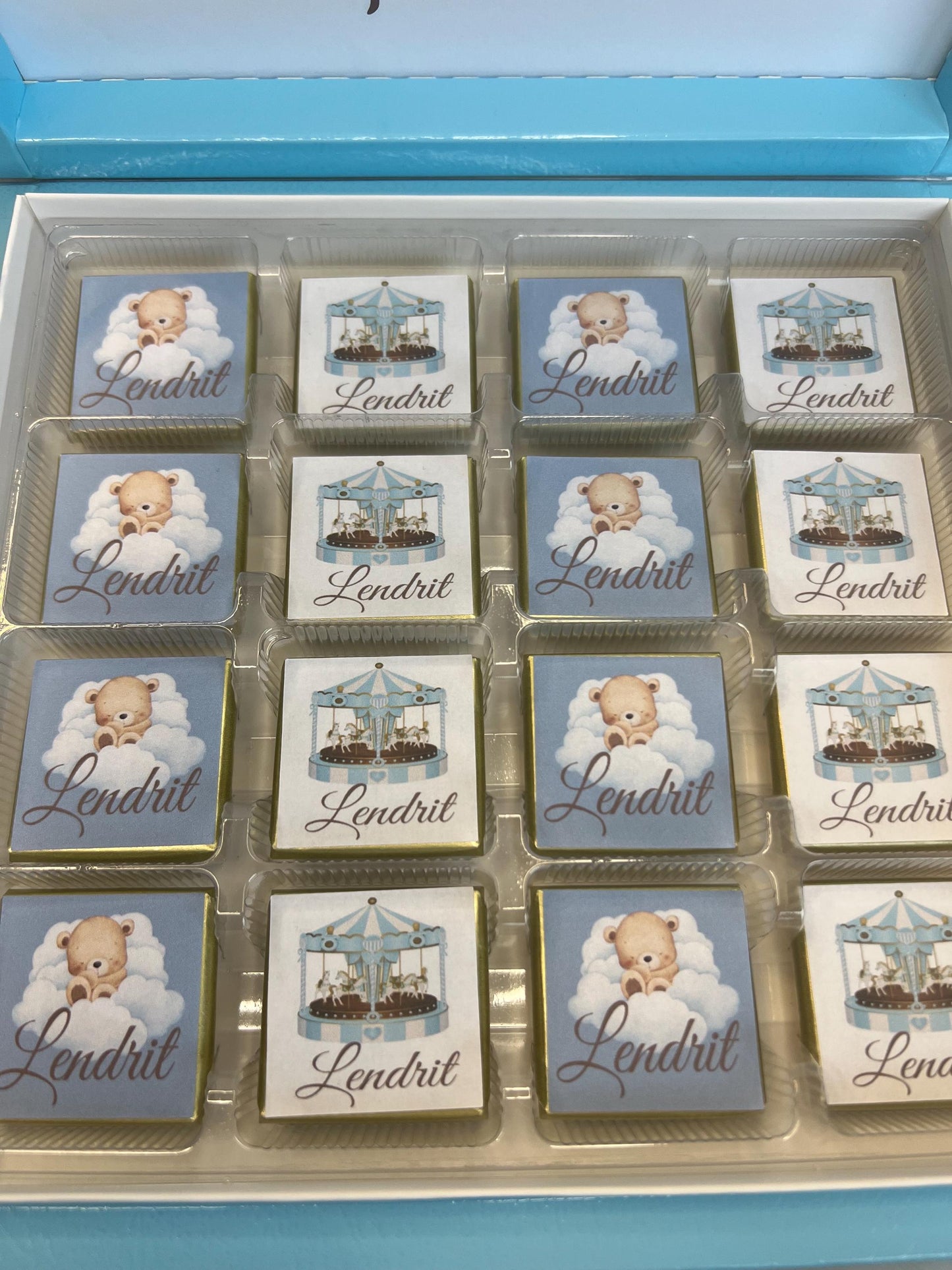 Personalisierte Schokobox zur Geburt Junge | Baby Geschenk | Willkommensgeschenk mit Name | Baby Schokolade, Schokotaler, Geschenk