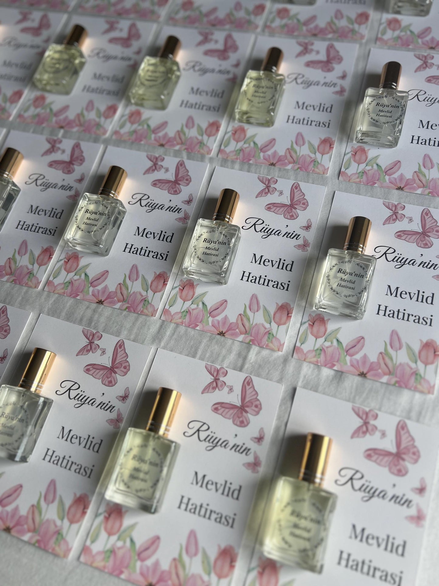 Personalisierte Mevlüt Karte, Gastgeschenk Karte mit Kolonya Sprühflasche, Mevlüt Hediye, Tischkarte, Baby, Sünnet, Nişan, Bebek Geschenk