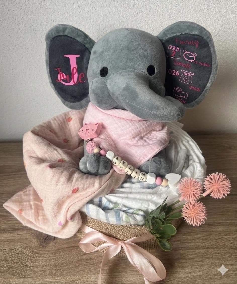 Windeltorte, personalisiert mit Namen  Babygeschenk Geburt & Taufe- Elefant mit Geburtsdsten,Schnullerkette und gestrickte Babysocken