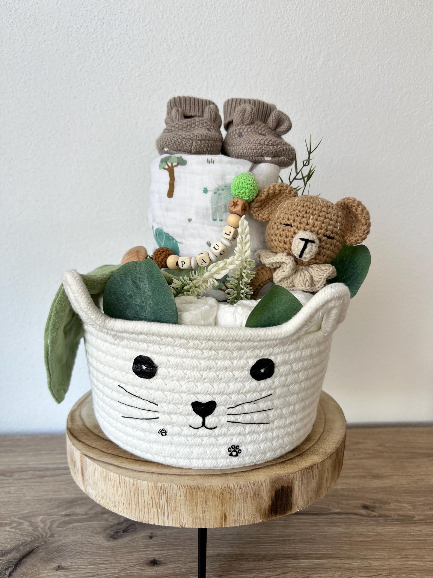 Windeltorte personalisiert, Baby Geschenkset mit Schnullerkette/Aufbewahrungskorb/Musselinhalstuch/Häkelrassel und Mulltuch