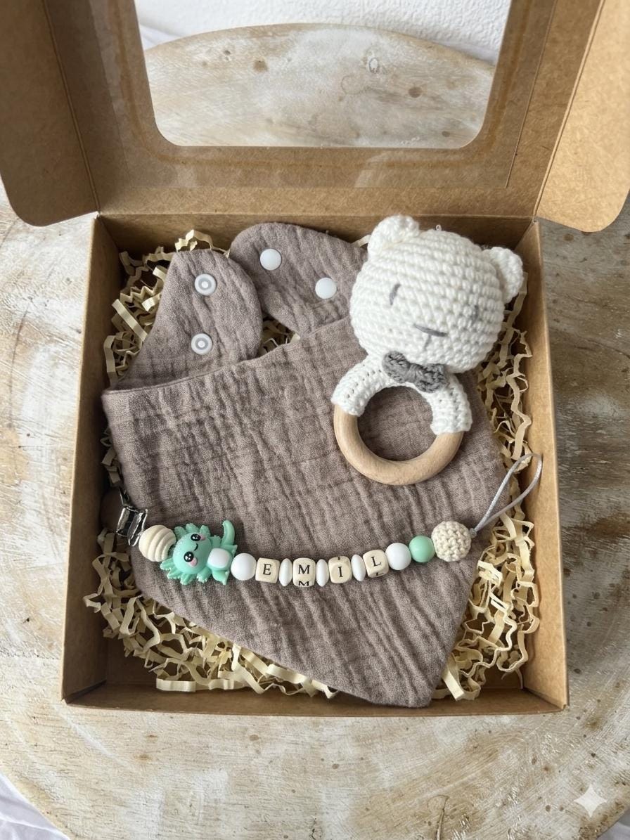 Personalisiertes Baby Geschenkset | Box mit Name | Musselintuch Schnullerkette Rassel | Geburtsgeschenk Junge Mädchen | Newborn Gift Box