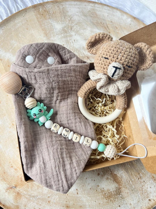 Personalisiertes Baby Geschenkset | Box mit Name | Musselintuch Schnullerkette Rassel | Geburtsgeschenk Junge Mädchen | Newborn Gift Box