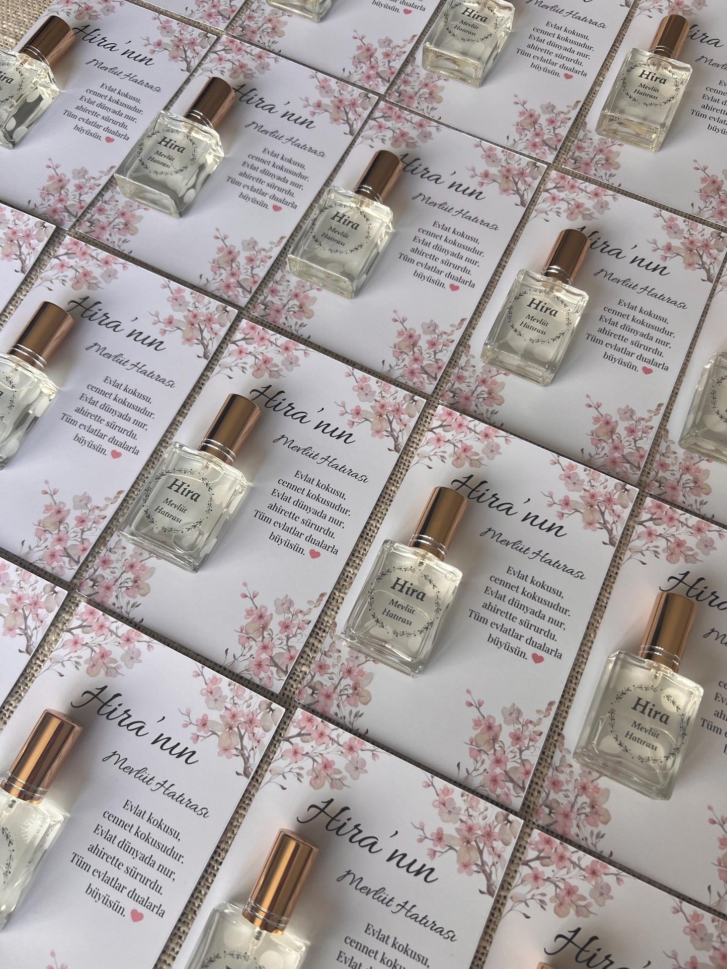 Personalisierte Mevlüt Karte, Gastgeschenk Karte mit Kolonya Sprühflasche, Mevlüt Hediye, Tischkarte, Baby, Sünnet, Nişan, Bebek Geschenk